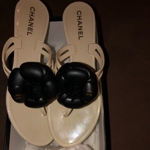 Authentic Chanel Flower Thong Sandal Sz 37